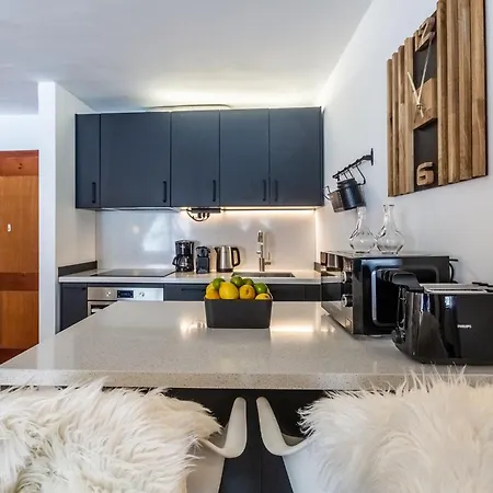 Hellochalet - The Matterhorn Heaven - Ski-in Ski-out Holiday home Breuil-Cervinia