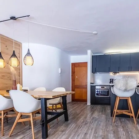 Hellochalet - The Matterhorn Heaven - Ski-in Ski-out Holiday home *